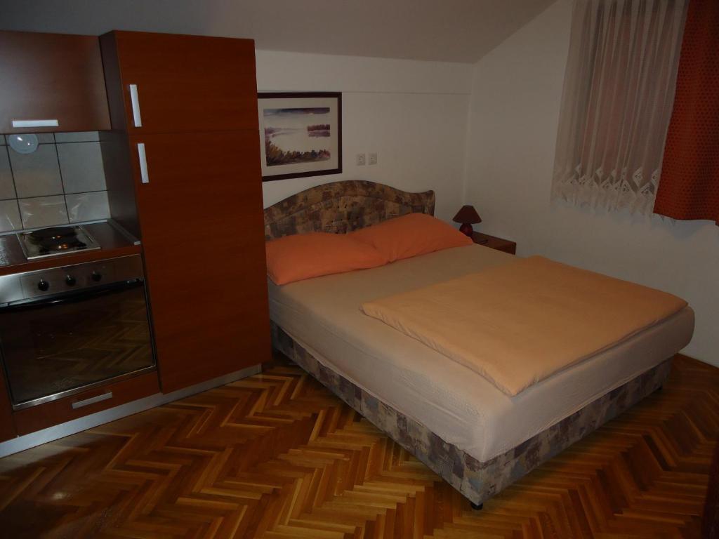 Pansion Antonio Bed & Breakfast Slavonski Brod Room photo