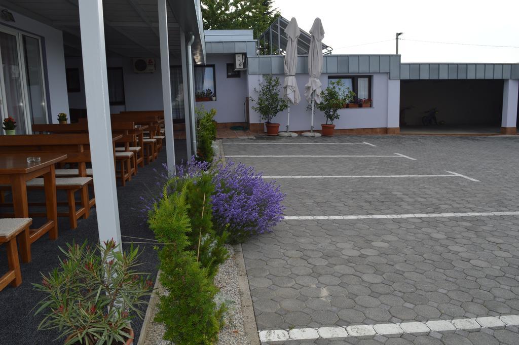 Pansion Antonio Bed & Breakfast Slavonski Brod Exterior photo