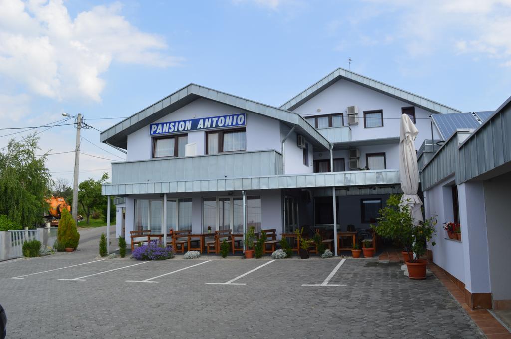 Pansion Antonio Bed & Breakfast Slavonski Brod Exterior photo