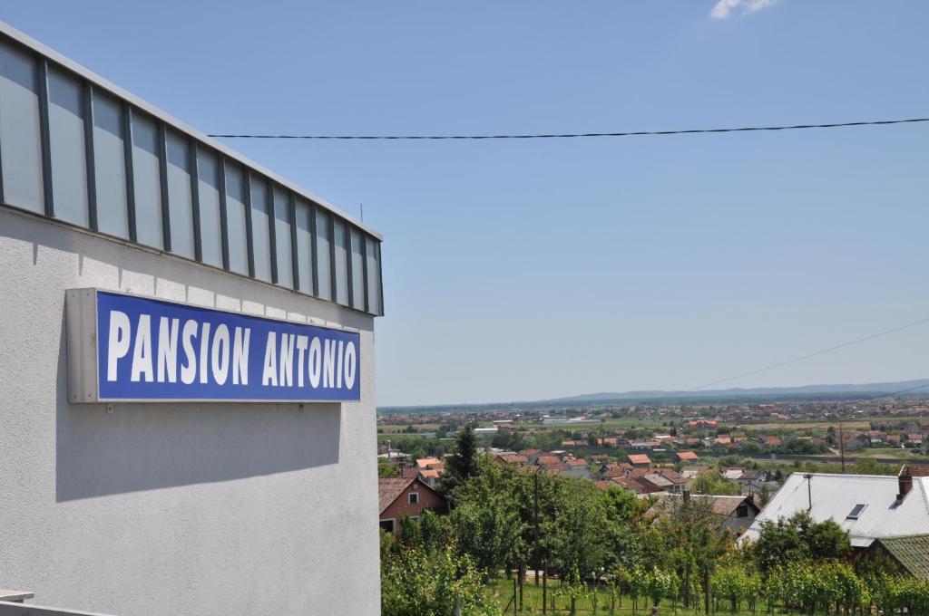 Pansion Antonio Bed & Breakfast Slavonski Brod Exterior photo