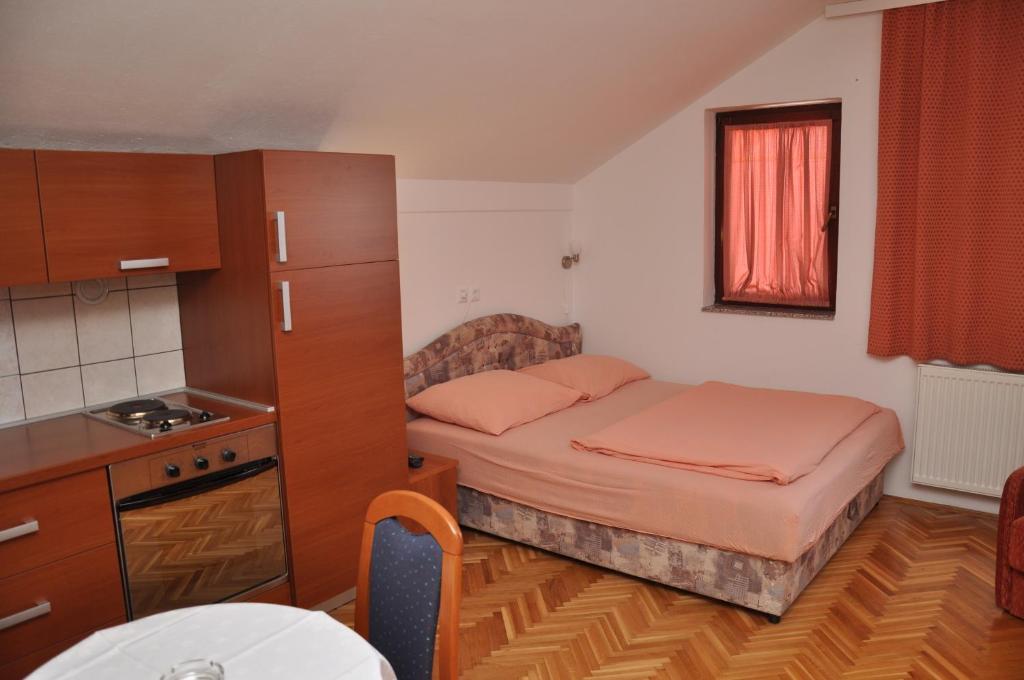 Pansion Antonio Bed & Breakfast Slavonski Brod Exterior photo