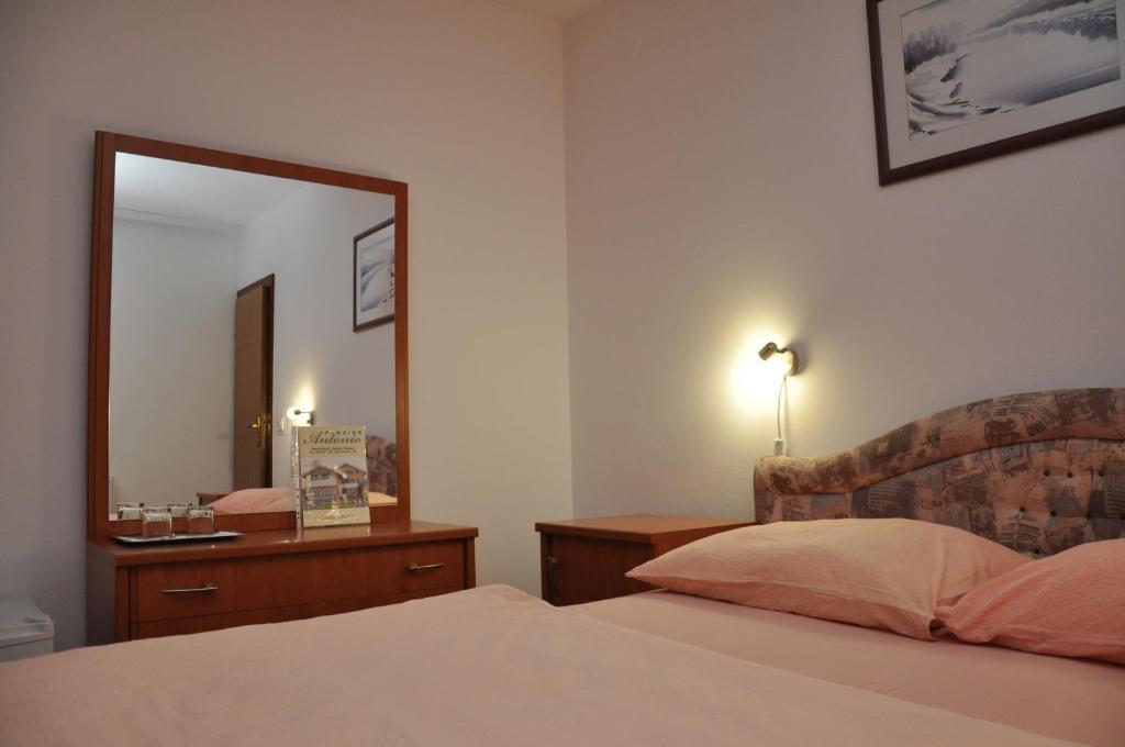 Pansion Antonio Bed & Breakfast Slavonski Brod Exterior photo